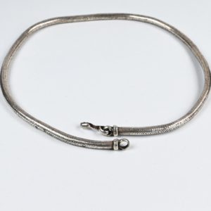 Collana Snake in argento di provenienza indiana con motivo a squame di serpente