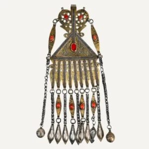 Antico pendente turcomanno Enselik in argento con corniole incastonate